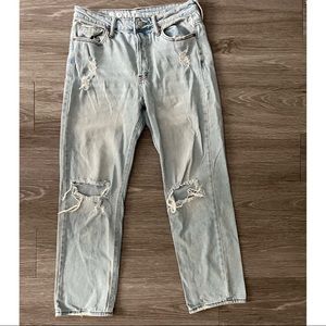 Light wash ripped mom jeans
